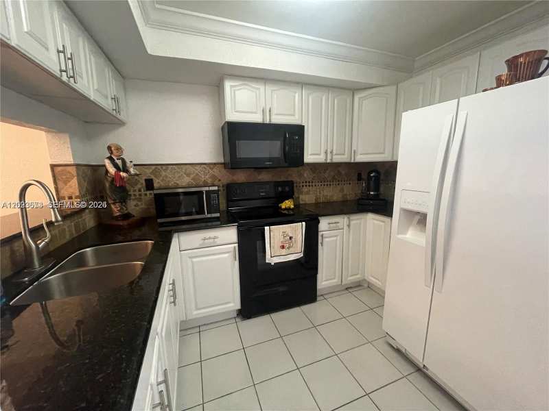961 W 37th Ter # 30, Hialeah FL 33012