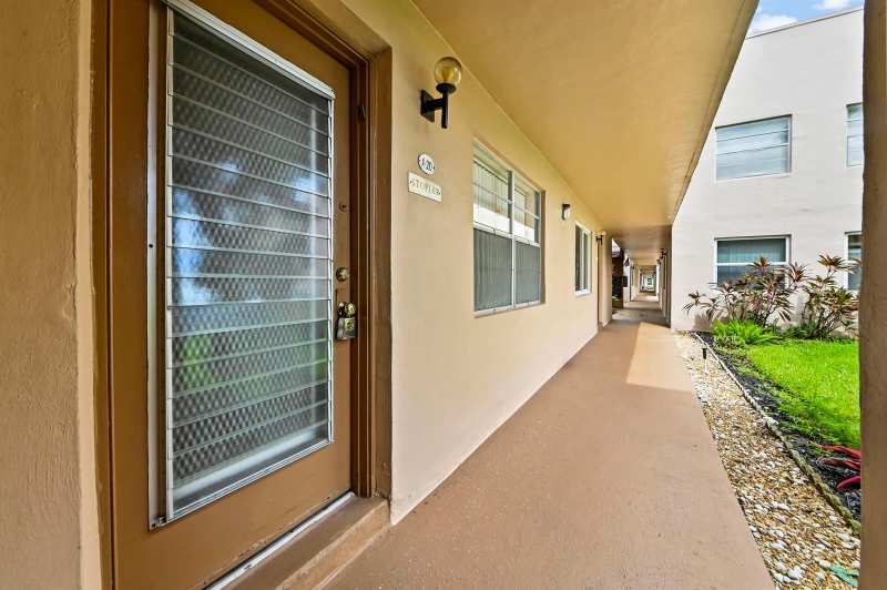 20 Flanders A, Delray Beach FL 33484