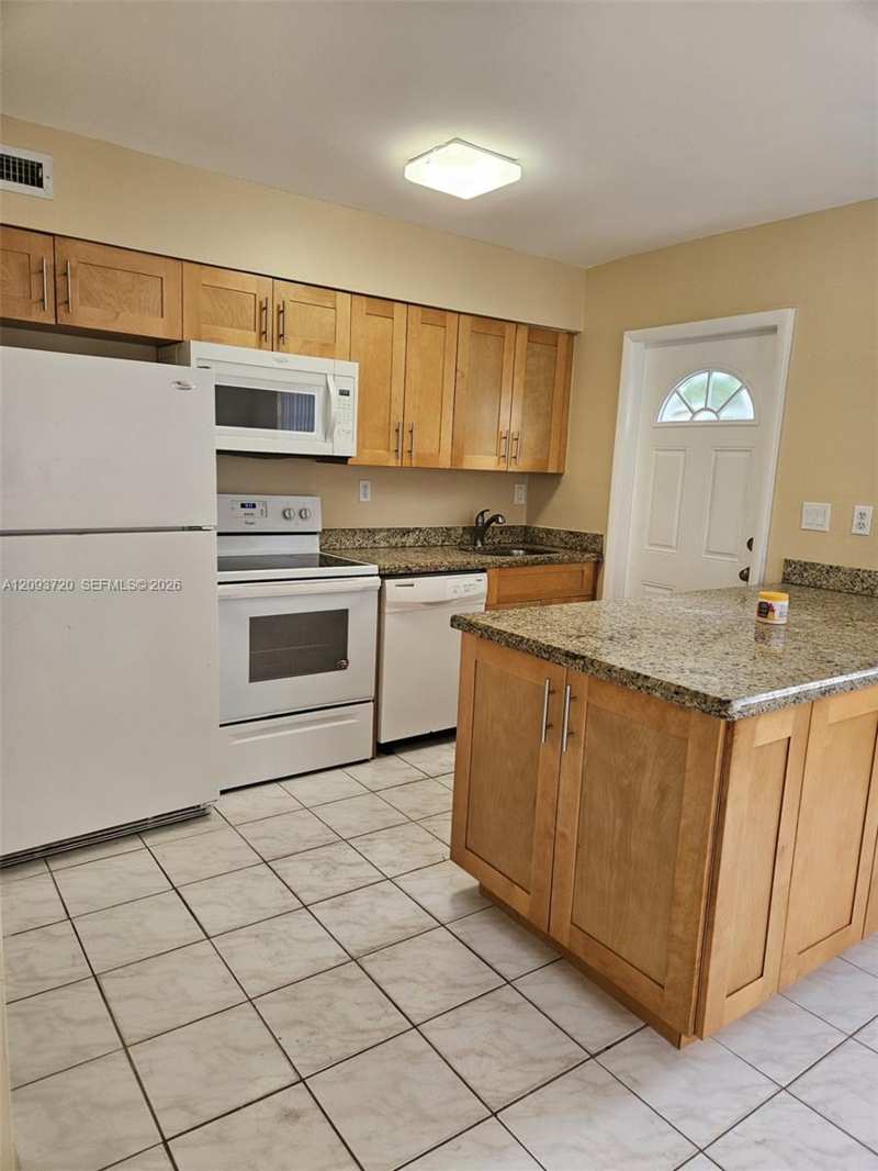 1016 NE 34th Ct # B, Oakland Park FL 33334