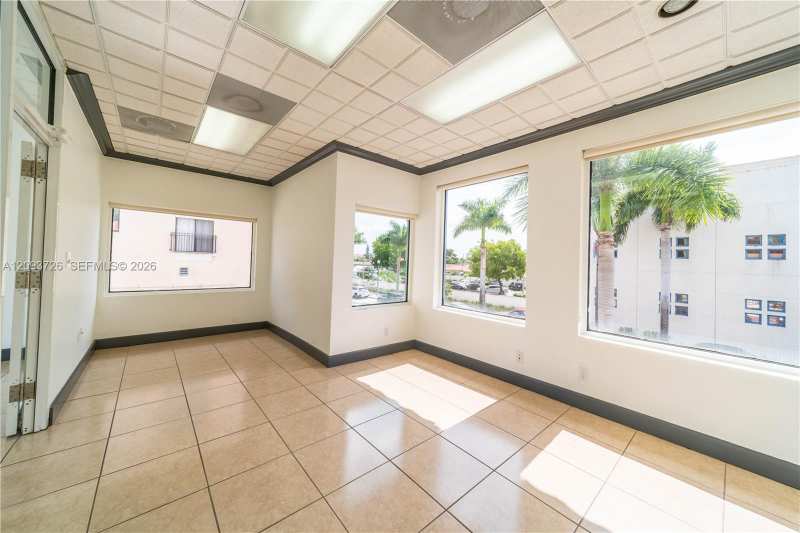 600 Palm Ave, Hialeah FL 33010