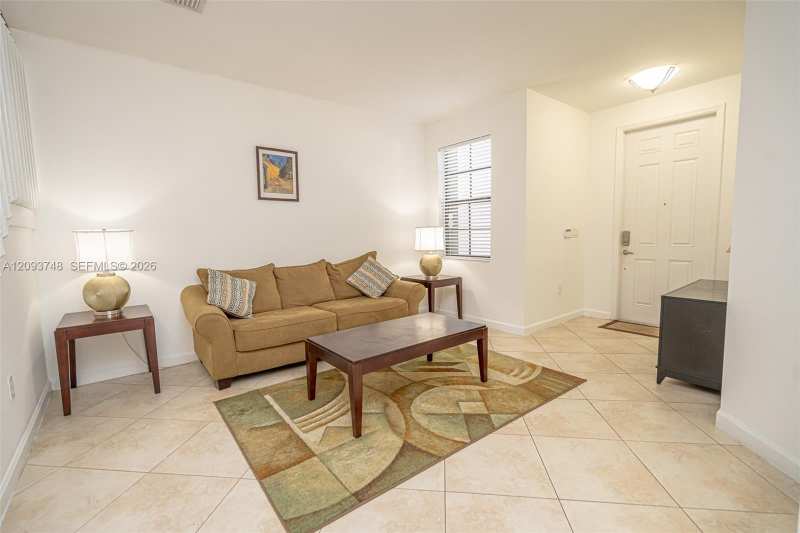 8815 NW 116th Ct, Doral FL 33178