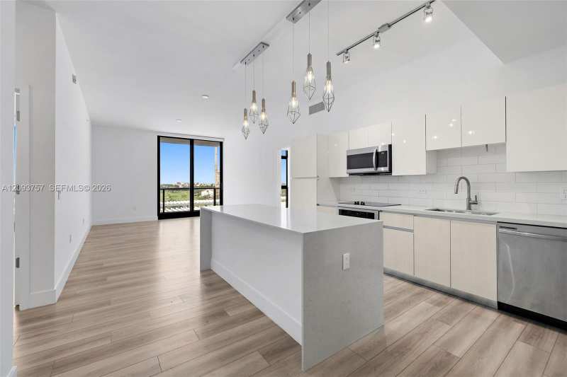 101 Diplomat Pkwy # 809, Hallandale Beach FL 33009