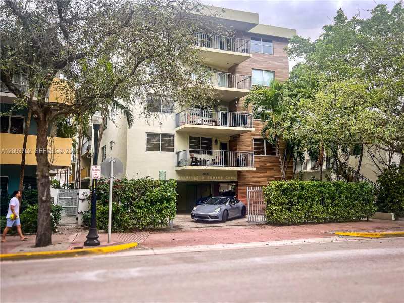 220 Washington Ave # 4B, Miami Beach FL 33139