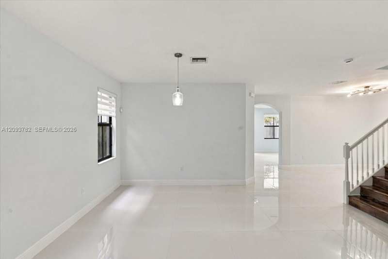 8770 NW 99th Path # 0, Doral FL 33178