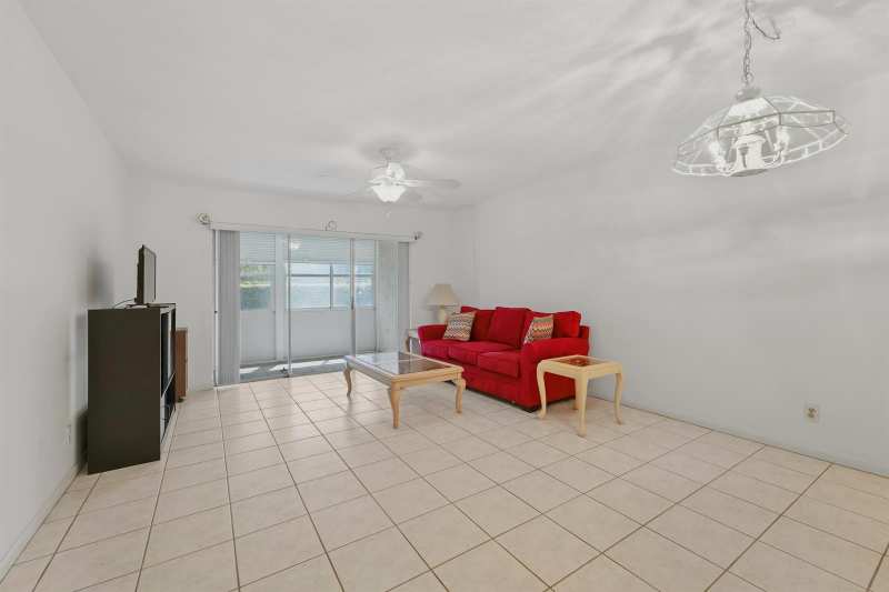 705 Lori Drive # 112, Palm Springs FL 33461