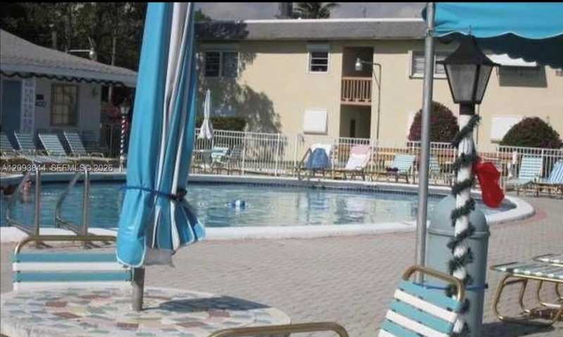 1554 N12 ct # 15B, Hollywood FL 33019