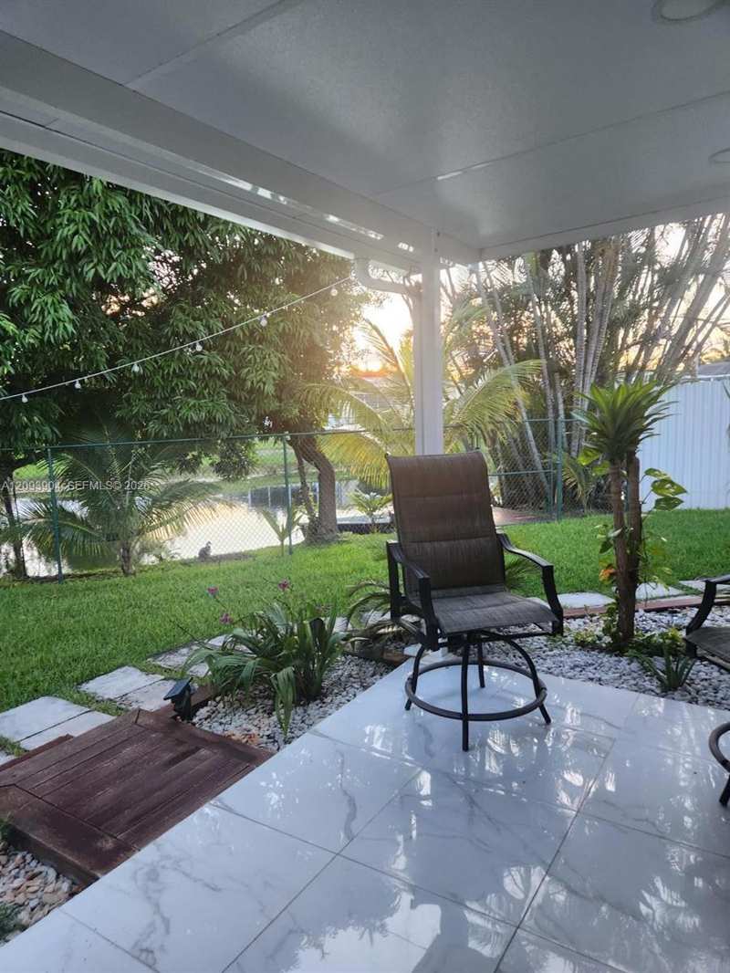 290 NW 92nd Ave # 1, Pembroke Pines FL 33024