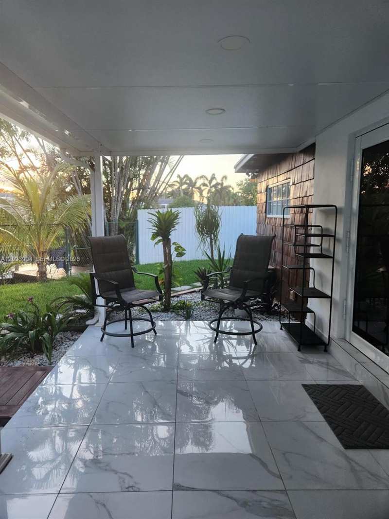 290 NW 92nd Ave # 1, Pembroke Pines FL 33024