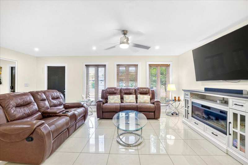 4911 NW 14TH, Deerfield Beach FL 33064