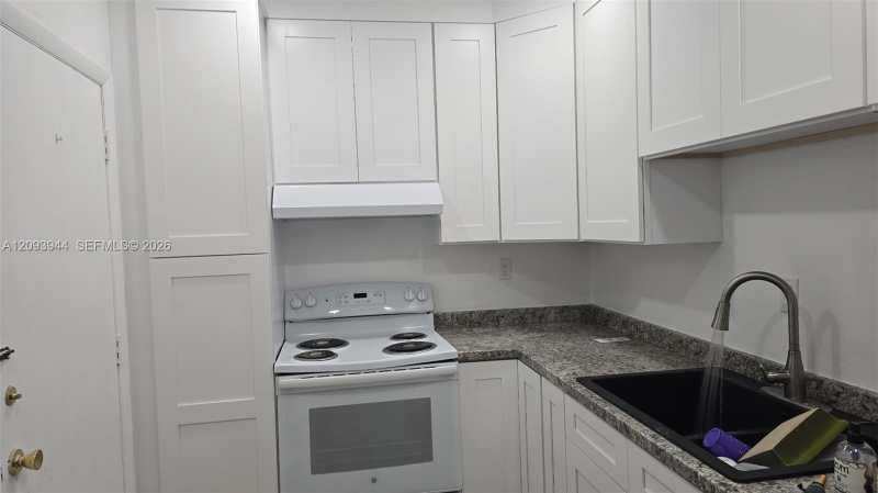 9159 SW 77th Ave # 211, Miami FL 33156