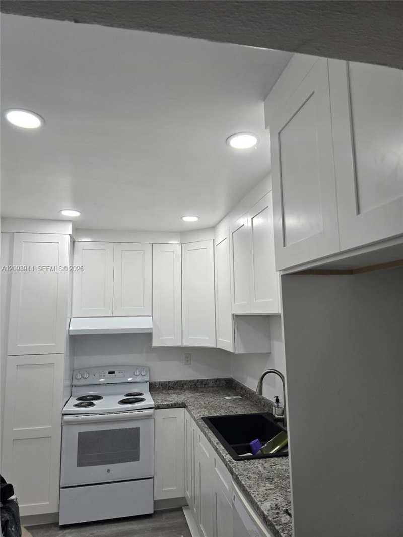 9159 SW 77th Ave # 211, Miami FL 33156