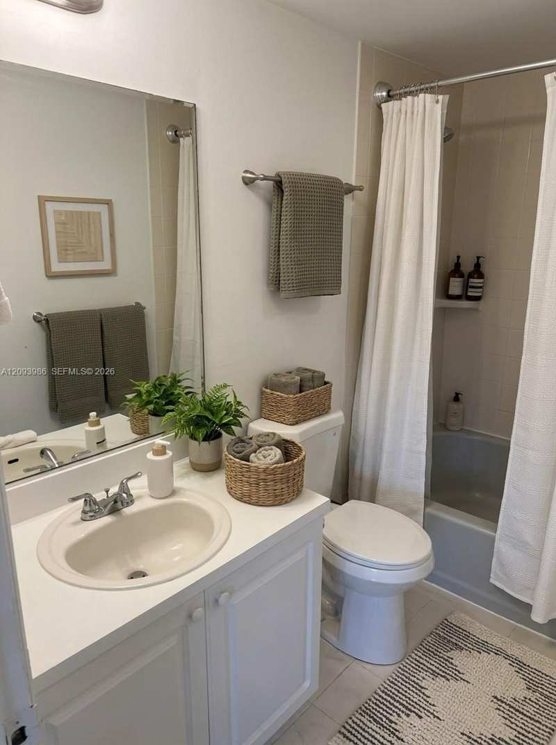 1300 NE 109th St # 303, Miami FL 33161