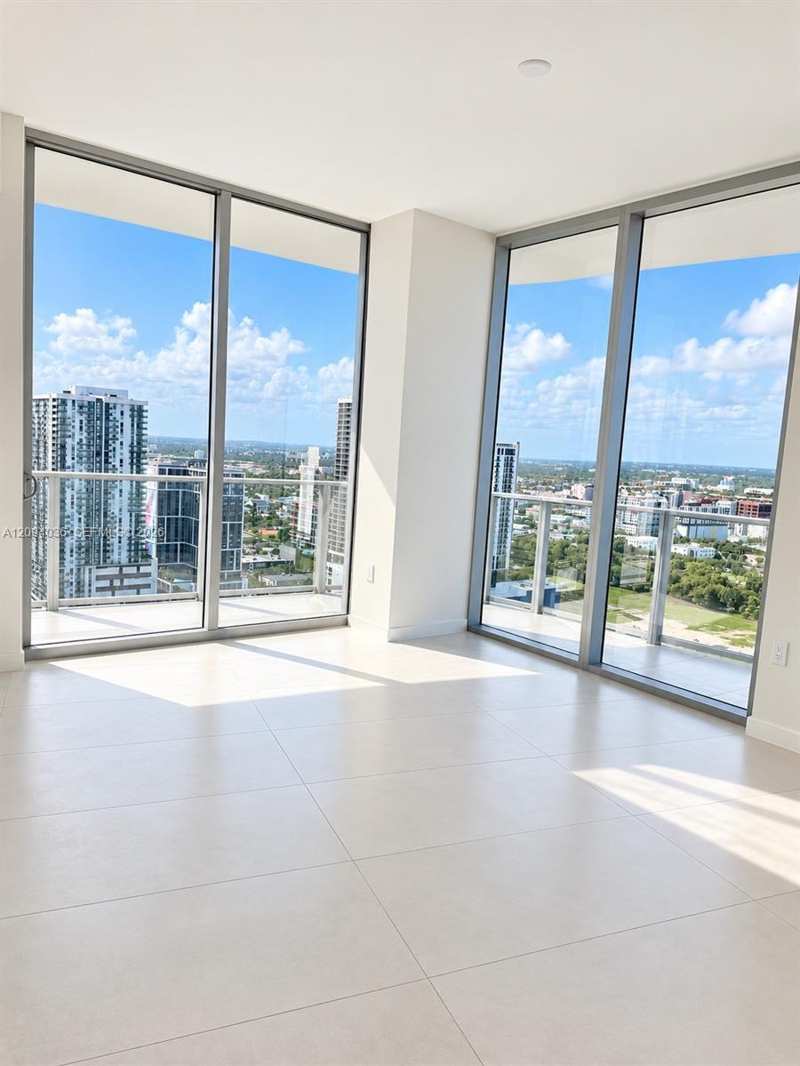 1400 BISCAYNE BLVD # 2907, Miami FL 33132