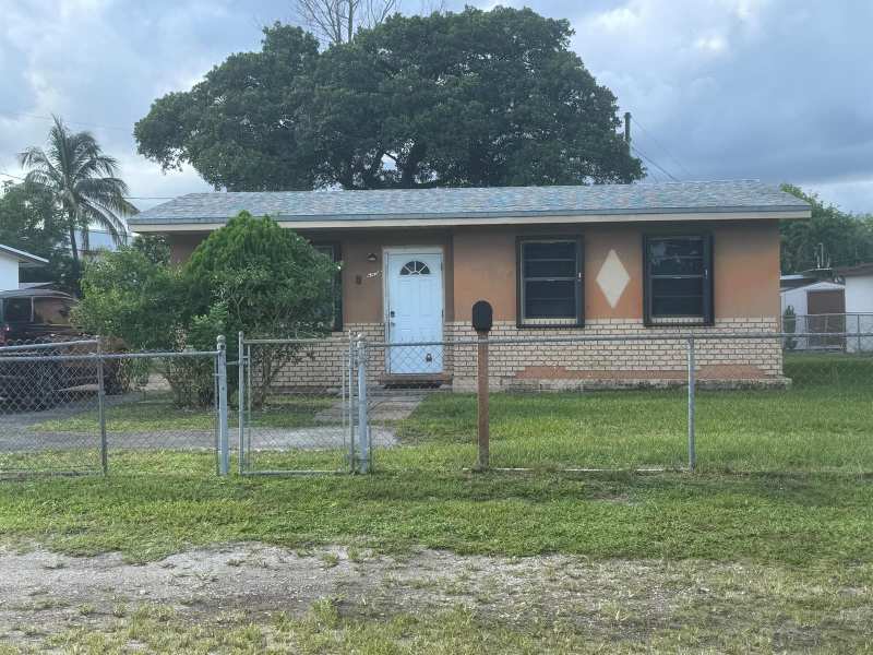 555 HAREM Avenue, Opa-Locka FL 33054