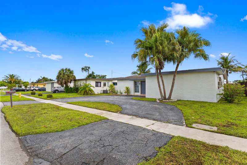 2000 NW 91ST Way, Sunrise FL 33322