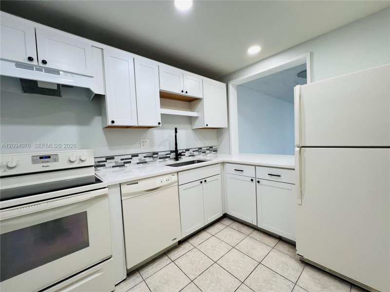 8025 S Colony Cir S # 210, Tamarac FL 33321