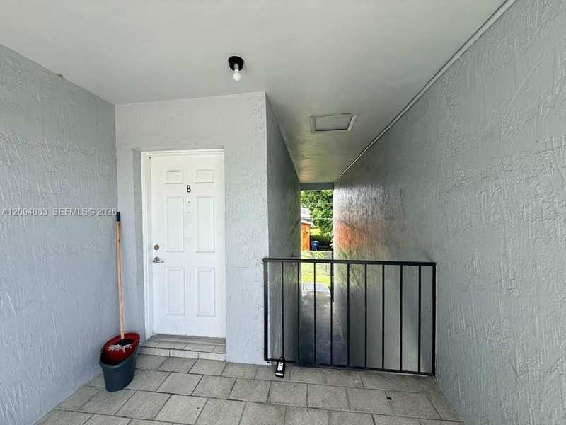 159 W 8th St # 8, Hialeah FL 33010