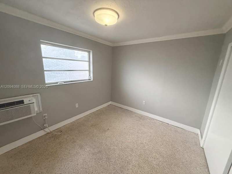 990 SW 4th St # 7, Miami FL 33130