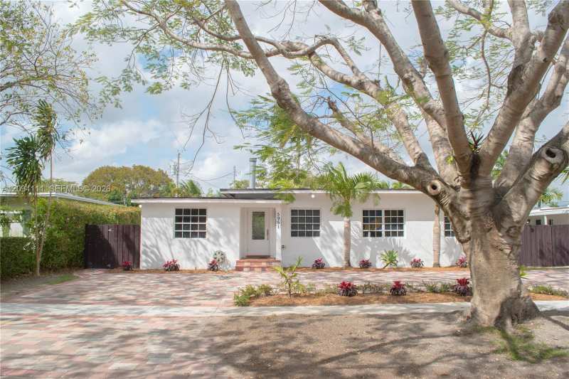 5951 SW 46th Ter, Miami FL 33155