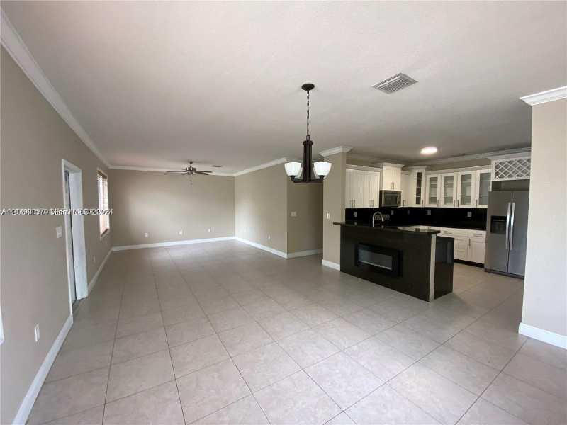 2700 Fillmore St, Hollywood FL 33020