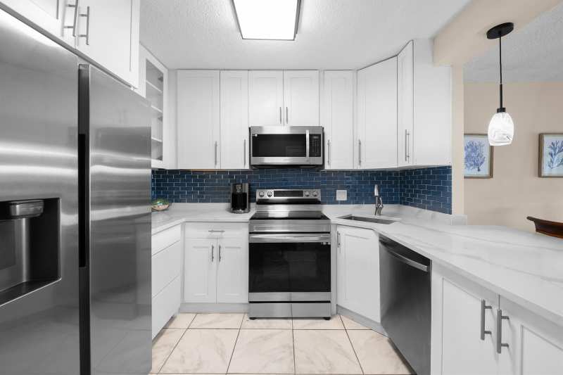 390 N FEDERAL Highway # 202, Deerfield Beach FL 33441