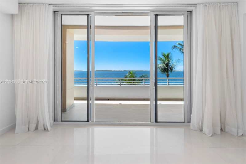 808 Brickell Key Dr # 304, Miami FL 33131