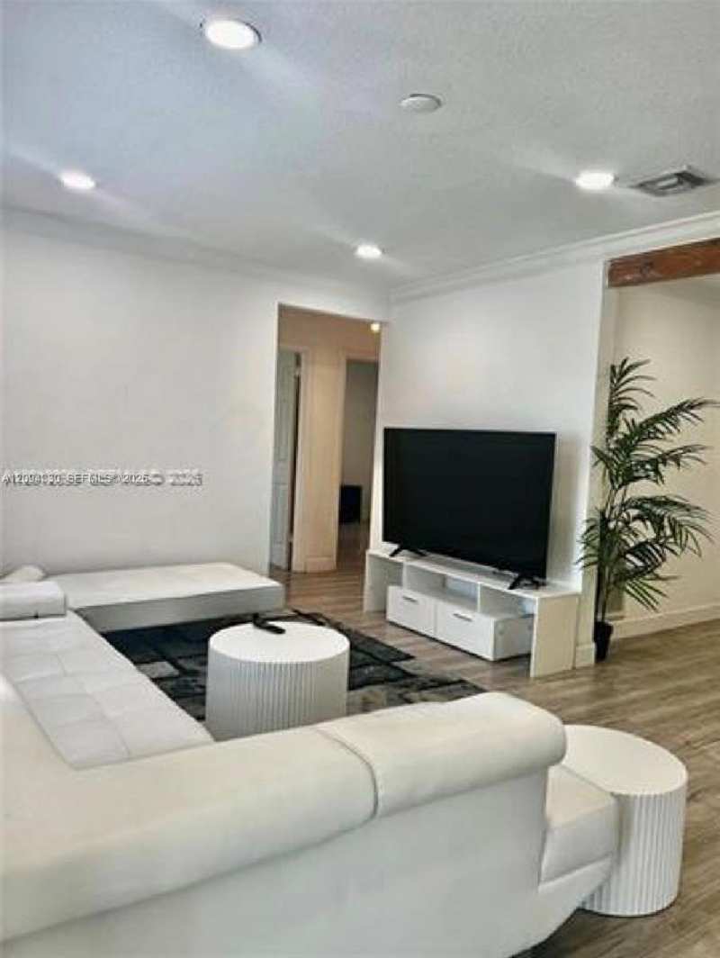 12040 N Miami Av, North Miami FL 33168