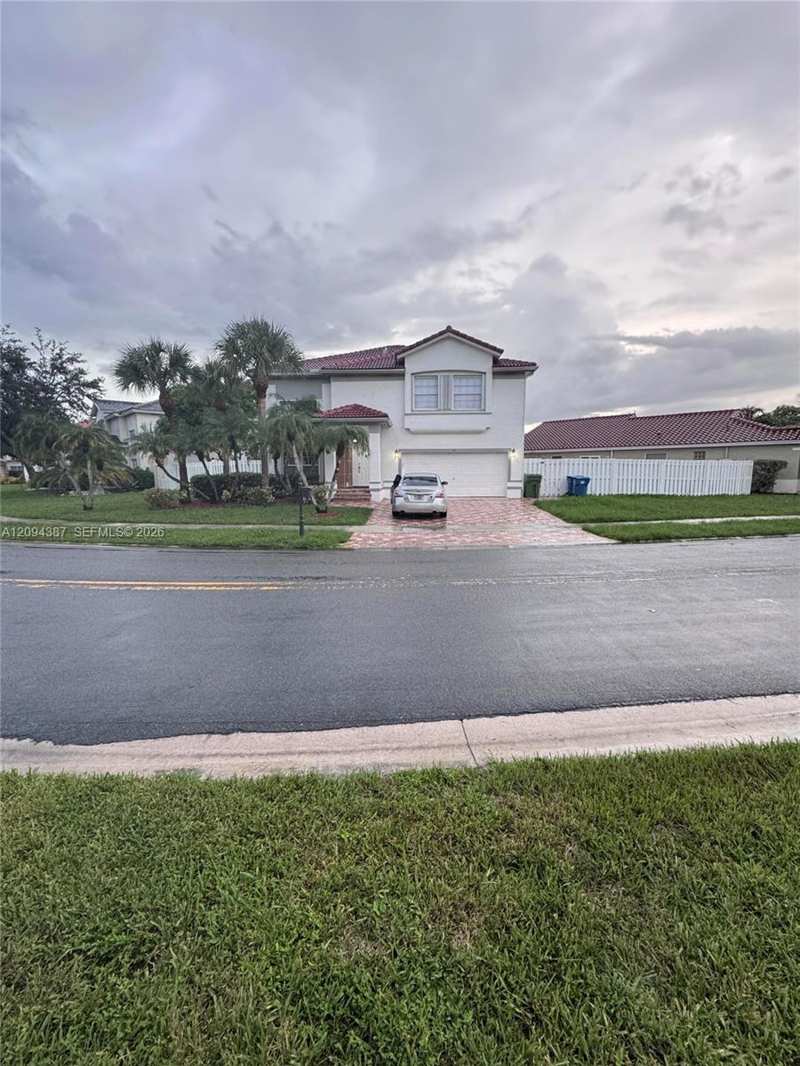 83 Gables Blvd, Weston FL 33326