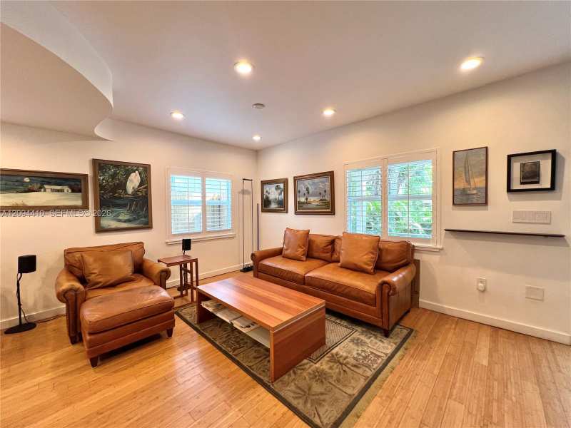 3158 Carter St, Miami FL 33133