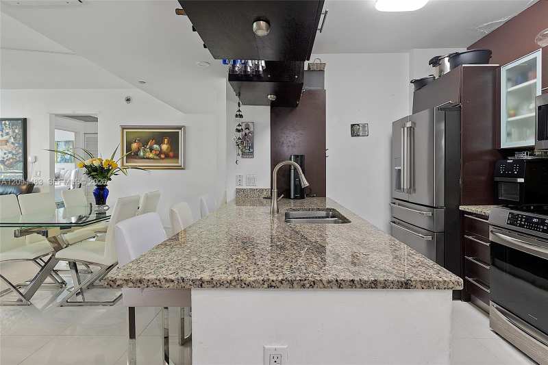 951 Brickell Ave # 605, Miami FL 33131