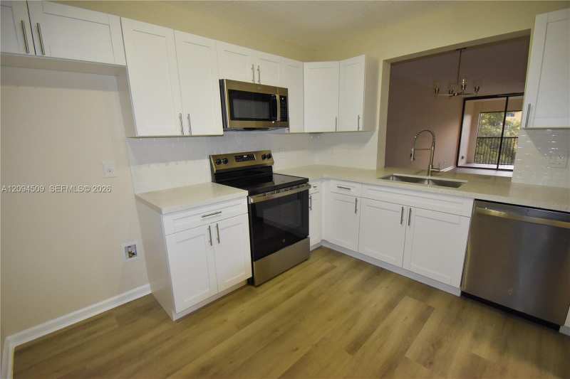 8592 W Sunrise Blvd # 303, Plantation FL 33322