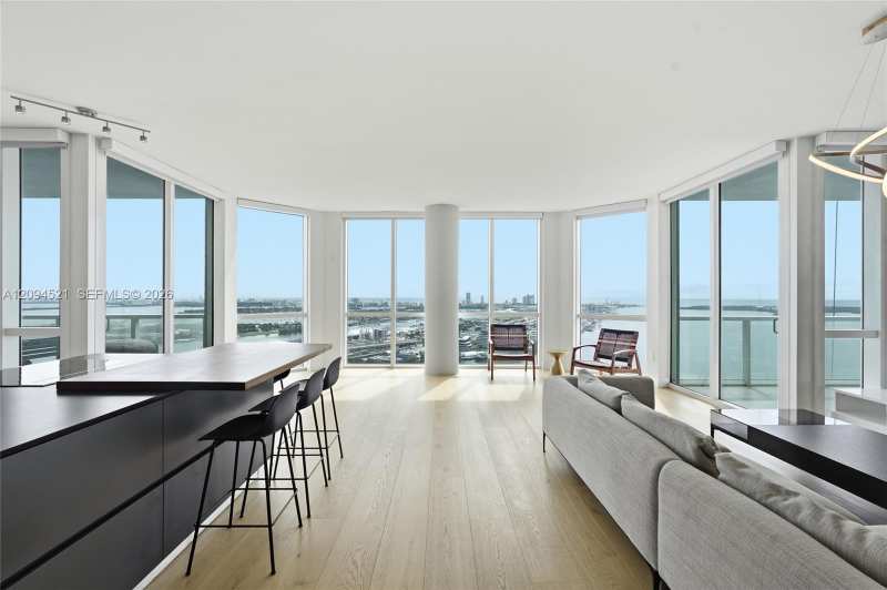 244 Biscayne Blvd # 4103, Miami FL 33132