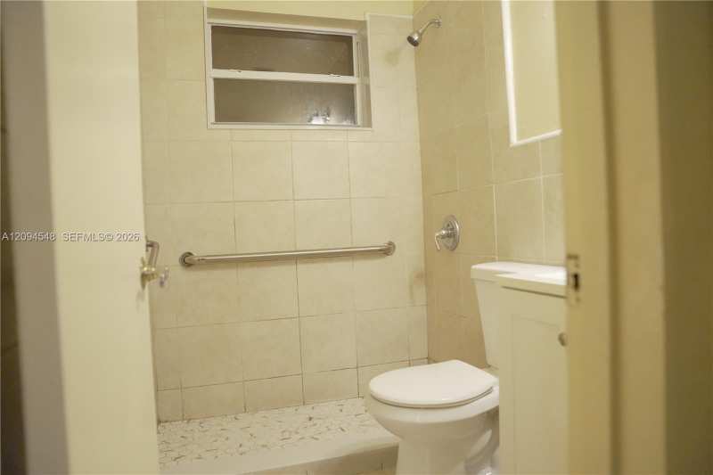 1230 W 35th St, Hialeah FL 33012