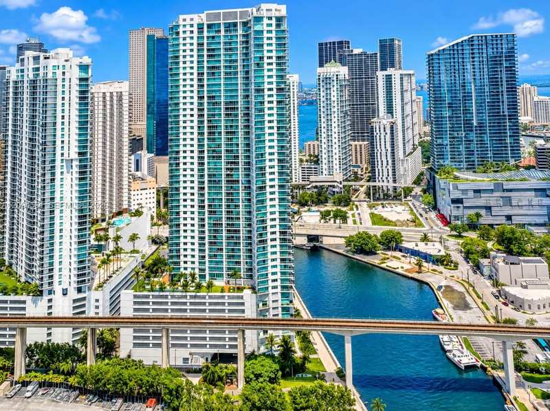 92 SW 3rd St # 1603, Miami FL 33130