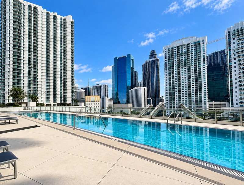 92 SW 3rd St # 1603, Miami FL 33130