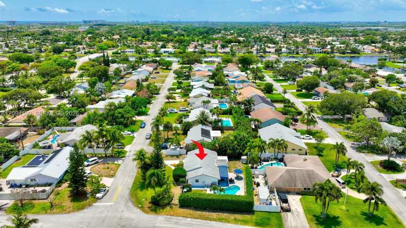 654 Bunting Dr, Delray Beach FL 33444