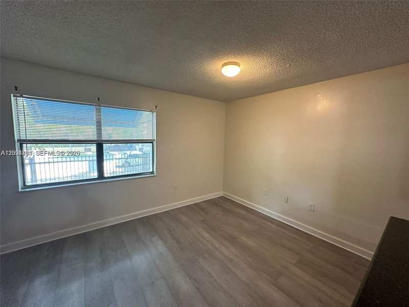 950 NW 11th St # 1C, Miami FL 33136