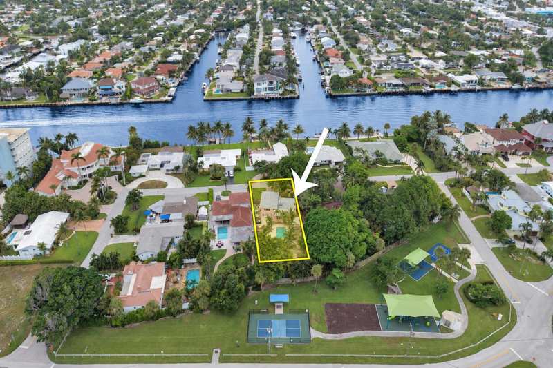 460 SE 18TH Avenue, Deerfield Beach FL 33441