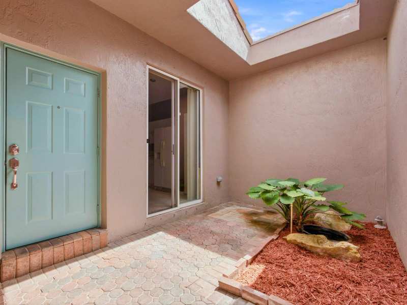 2920 E ARAGON Boulevard # 3, Sunrise FL 33313