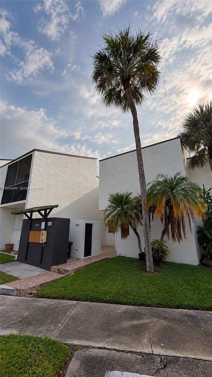 9195 Fontainebleau Blvd # 4, Miami FL 33172