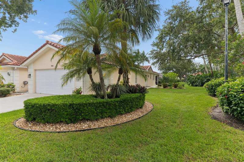 7910 Pine Island Way, West Palm Beach FL 33411