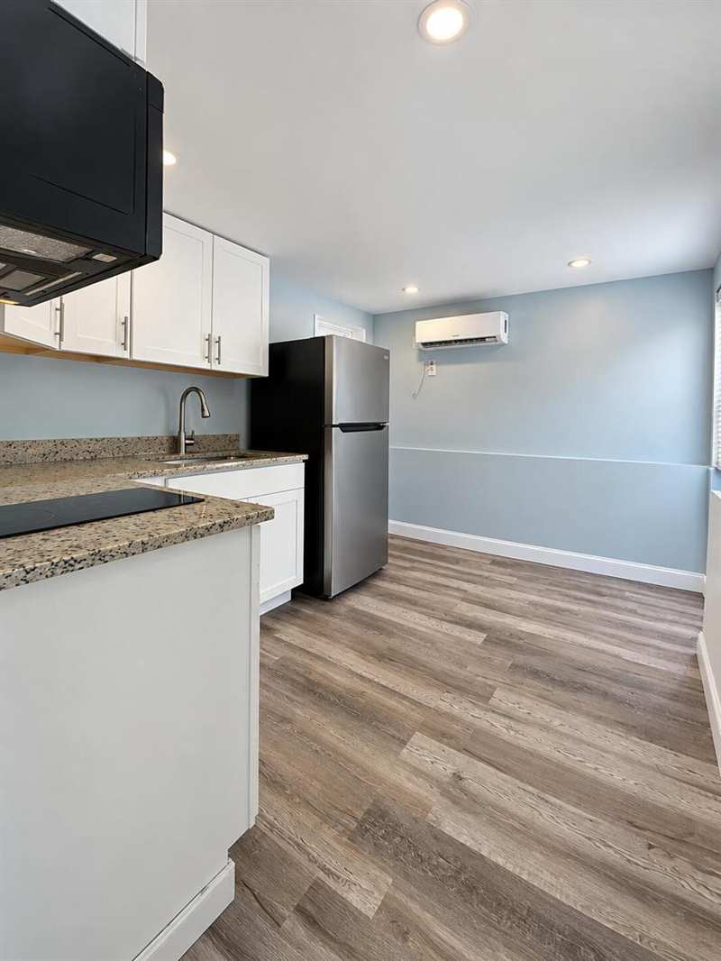 115 Walker Avenue Unit d, FL 33463