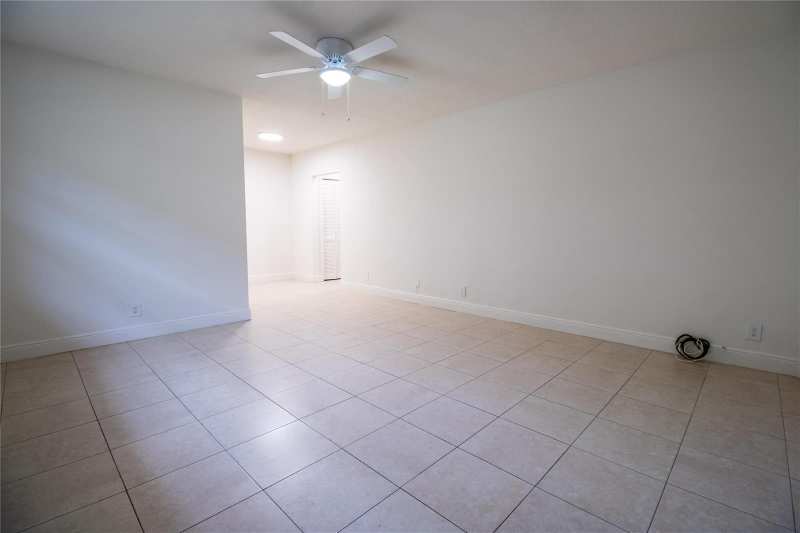 2537 LINCOLN Street # 3, Hollywood FL 33020