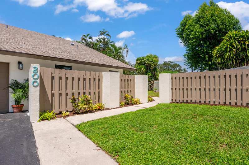 200 SW 29th Avenue, Delray Beach FL 33445