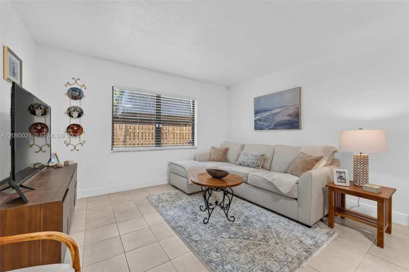 14285 SW 94th Cir Ln # 25, Miami FL 33186