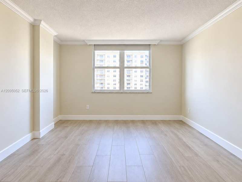 500 W Bayview Dr # 621, Sunny Isles Beach FL 33160