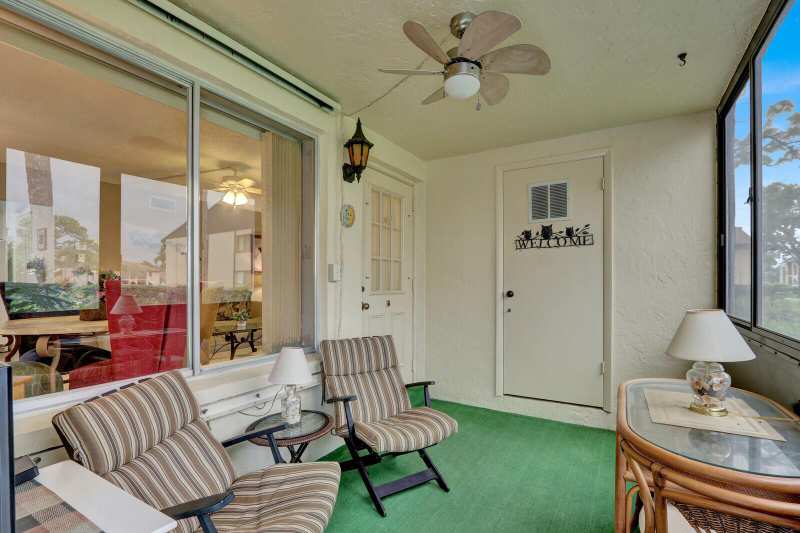 338 Knotty Pine Circle # 1, FL 33463