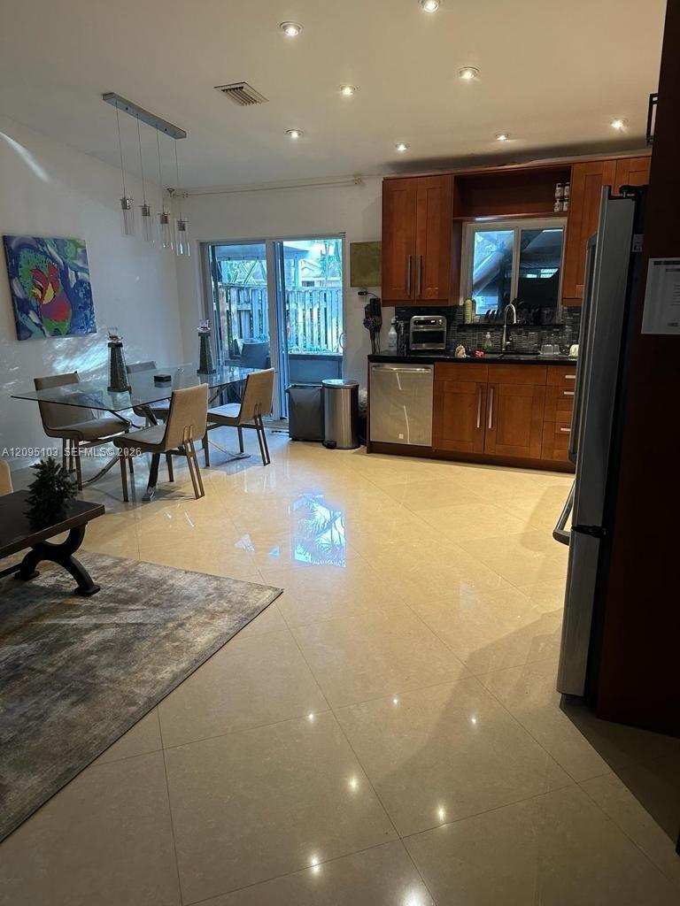 4920 SW 27th Ave # 1, Dania Beach FL 33312