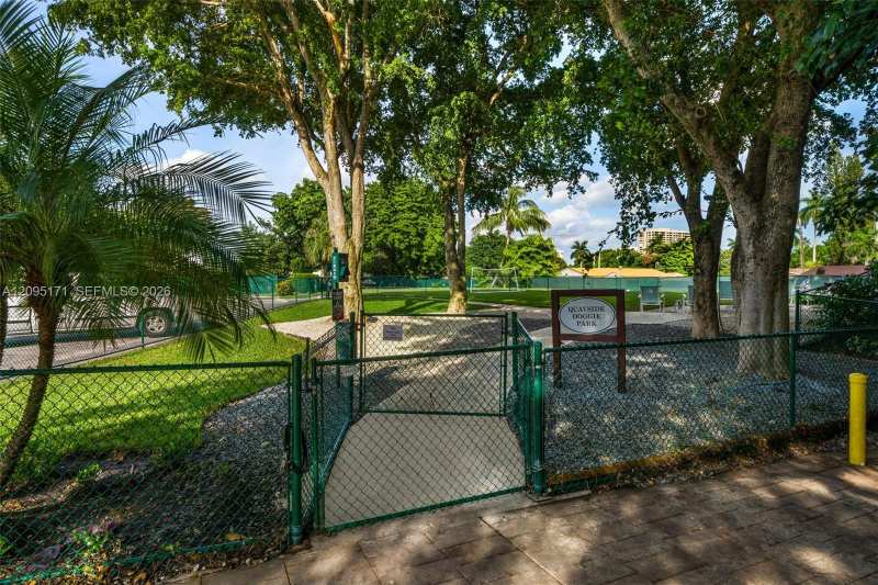 2000 Towerside Ter # 3, Miami FL 33138
