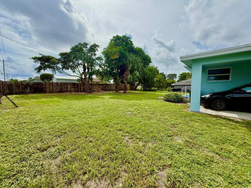 355 NW 8th Avenue, Delray Beach FL 33444